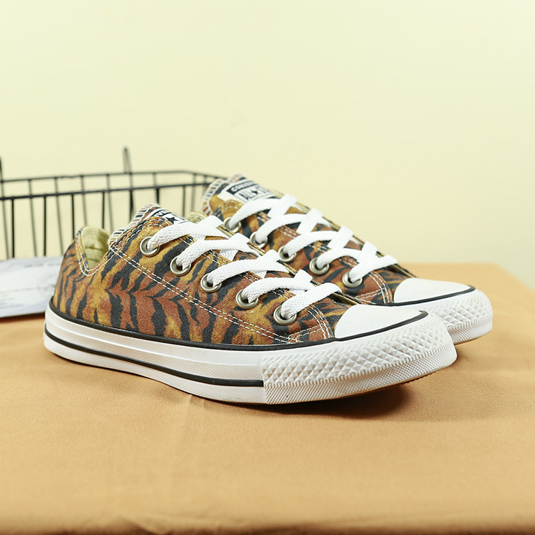Giày Outlet Converse thấp cổ vải họa tiết CTVH102 