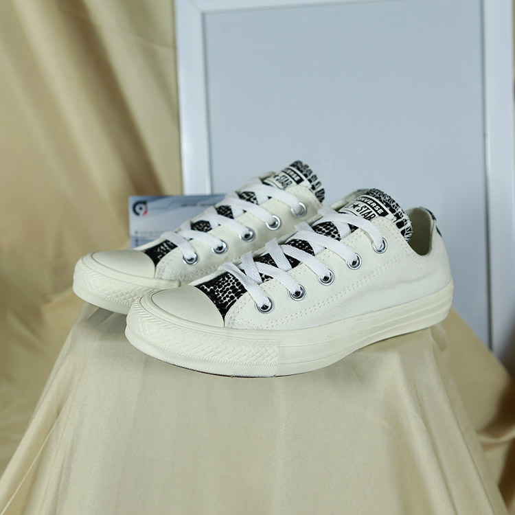 Giày Converse thấp cổ vải vàng CTVV031 Giày Converse thấp cổ vải vàng