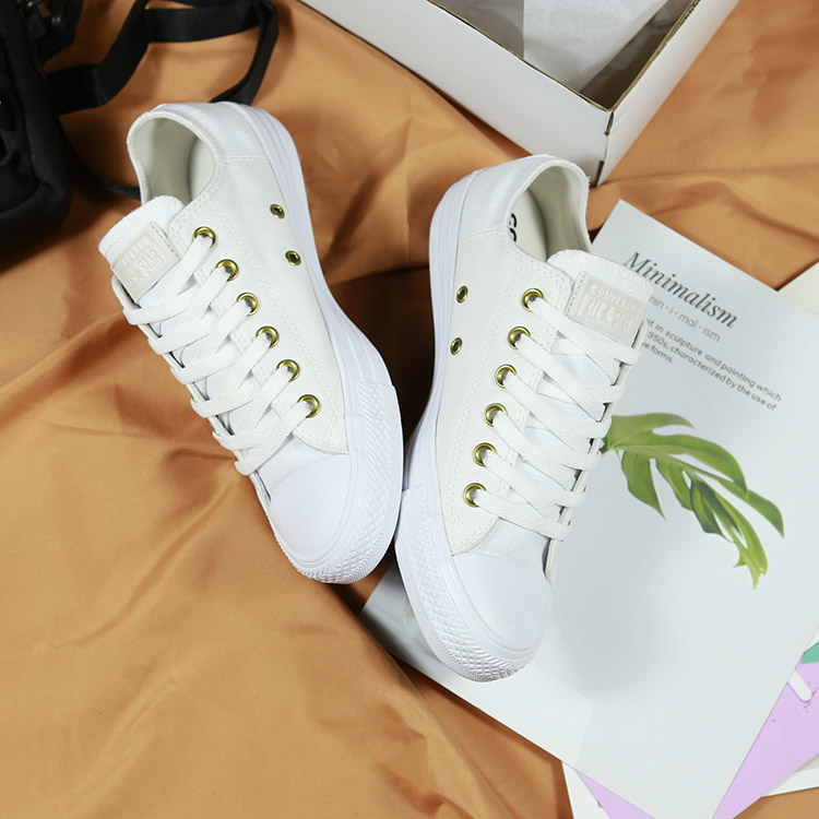 Giày Converse thấp cổ vải trắng CTVT089 Converse thấp cổ vải trắng