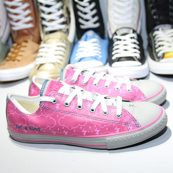 Giày Outlet Converse rubber thấp cổ họa tiết hồng CTRH002 converse-rubber-thap-co-hoa-tiet-hong-ctrh02