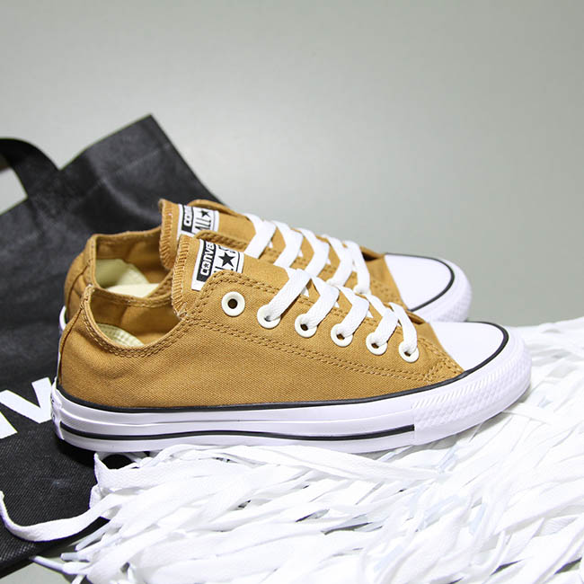 Giày Converse classic thấp cổ vải vàng seasonal CTVV004 converse-thap-co-vai-vang-ctvv04