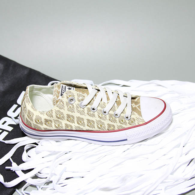 Giày Outlet Converse thấp cổ vải họa tiết CTVH008 converse-thap-co-vai-hoa-tiet-ctvh08