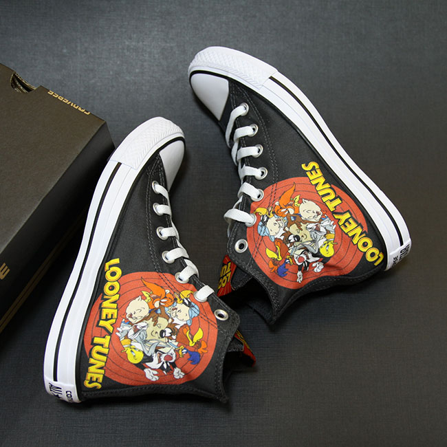 Giày Converse thấp cổ vải họa tiết looney tunes CCVH014 converse-thap-co-vai-hoa-tiet-looney-tunes-ctvh33