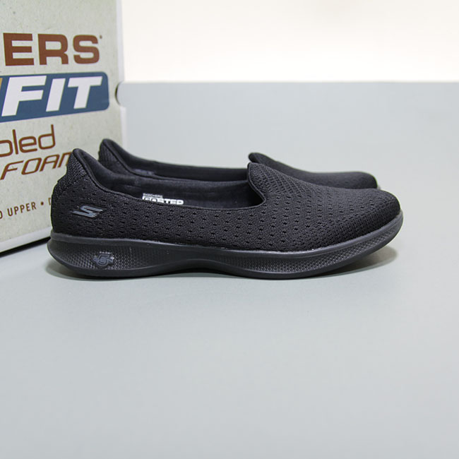 Giày Outlet Skechers slip-on thấp cổ vải đen STVD018 skechers-slip-on-thap-co-vai-den-stvd18