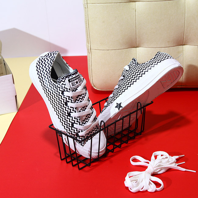Giày Converse thấp cổ da họa tiết CTDH002 converse-thap-co-da-hoa-tiet-ctdh02