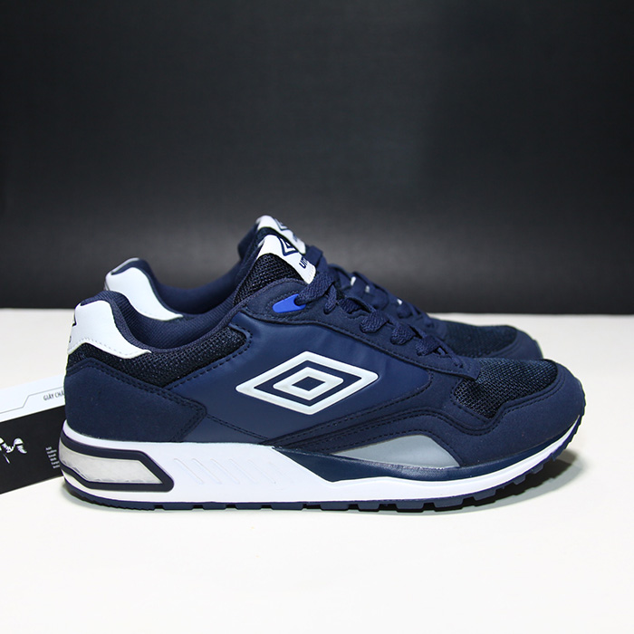 Giày Outlet Umbro thấp cổ da xanh UBTDX003 umbro-thap-co-da-xanh-ubtdx03