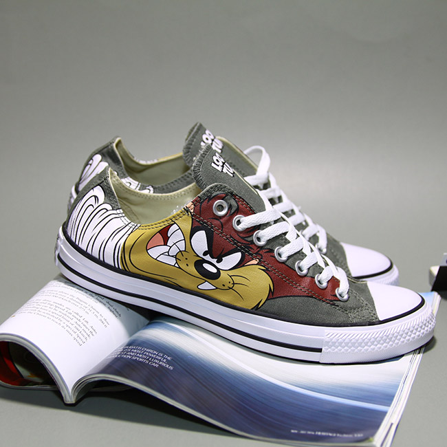 Giày Converse looney tunes thấp cổ vải họa tiết CTVH059 converse-looney-tunes-thap-co-vai-hoa-tiet-ctvh59