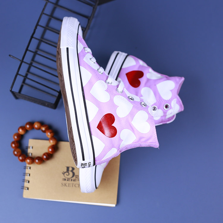 Giày Converse Twisted Hearts cao cổ vải họa tiết CCVH073 converse-cao-co-vai-hoa-tiet-ccvh73
