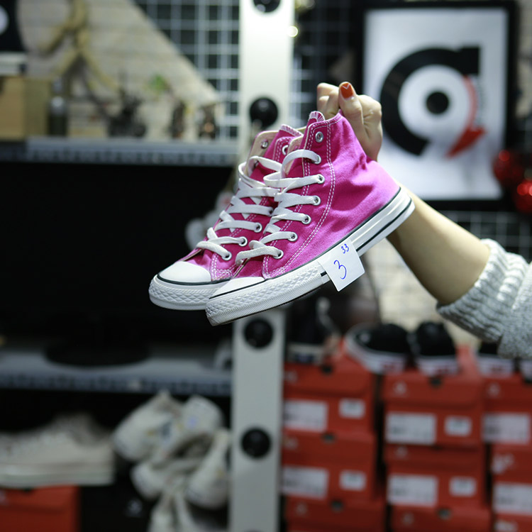 Giày Outlet Converse classic cao cổ vải hồng COUT033 