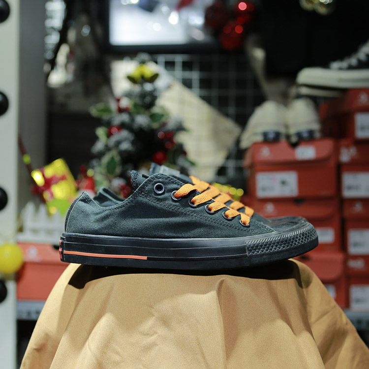 Giày Outlet Converse thấp cổ vải đen COUT068 