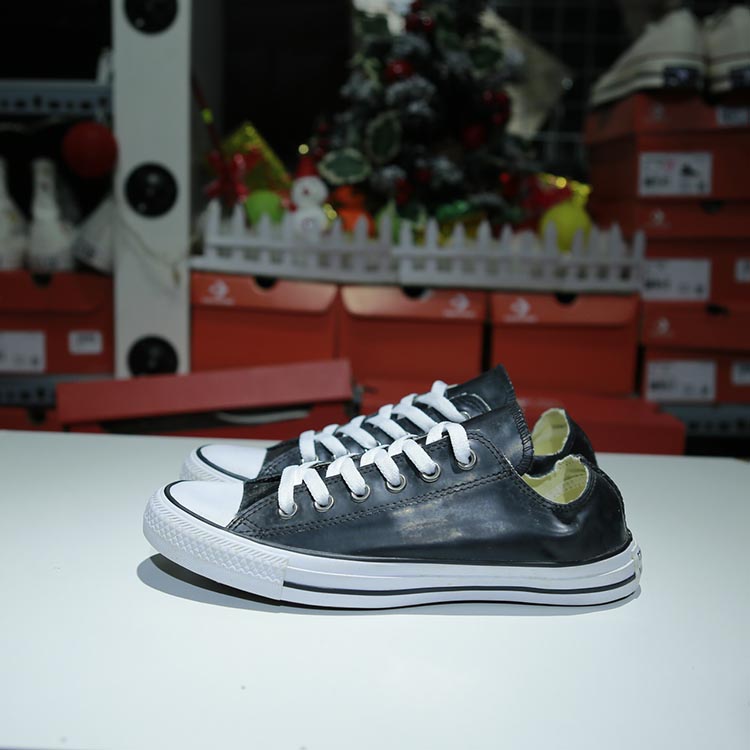 Giày Outlet Converse rubber thấp cổ da đen COUT126 