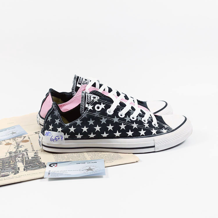 Giày Outlet Converse thấp cổ vải họa tiết COUT180 Outlet Converse thấp cổ vải họa tiết