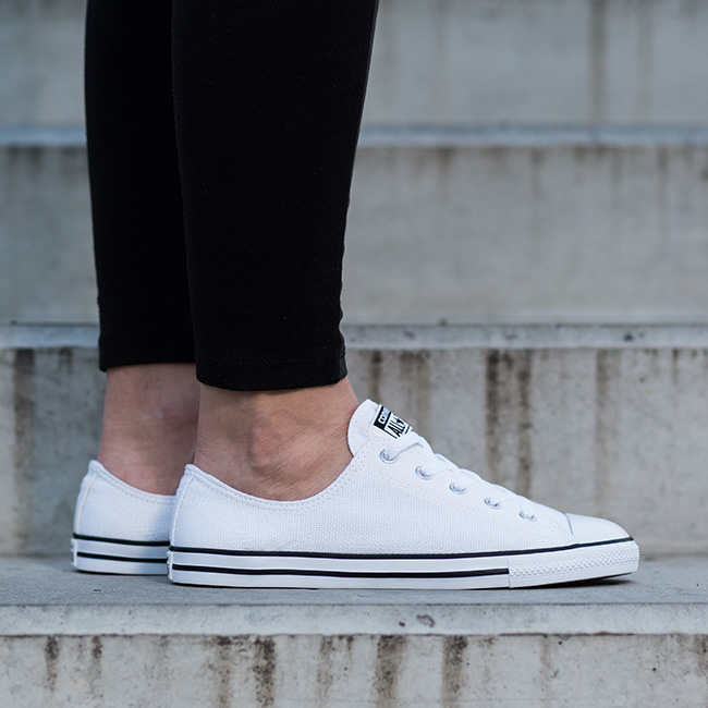 Giày Converse dainty thấp cổ vải trắng CTVT023 copy-of-converse-classic-thap-co-vai-ghi-ctvg03-1