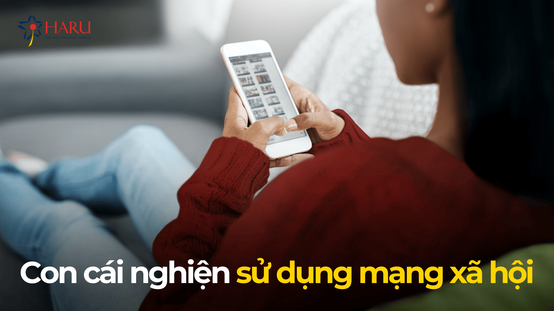 Nỗi đau của bố mẹ: Con cái nghiện sử dụng mạng xã hội