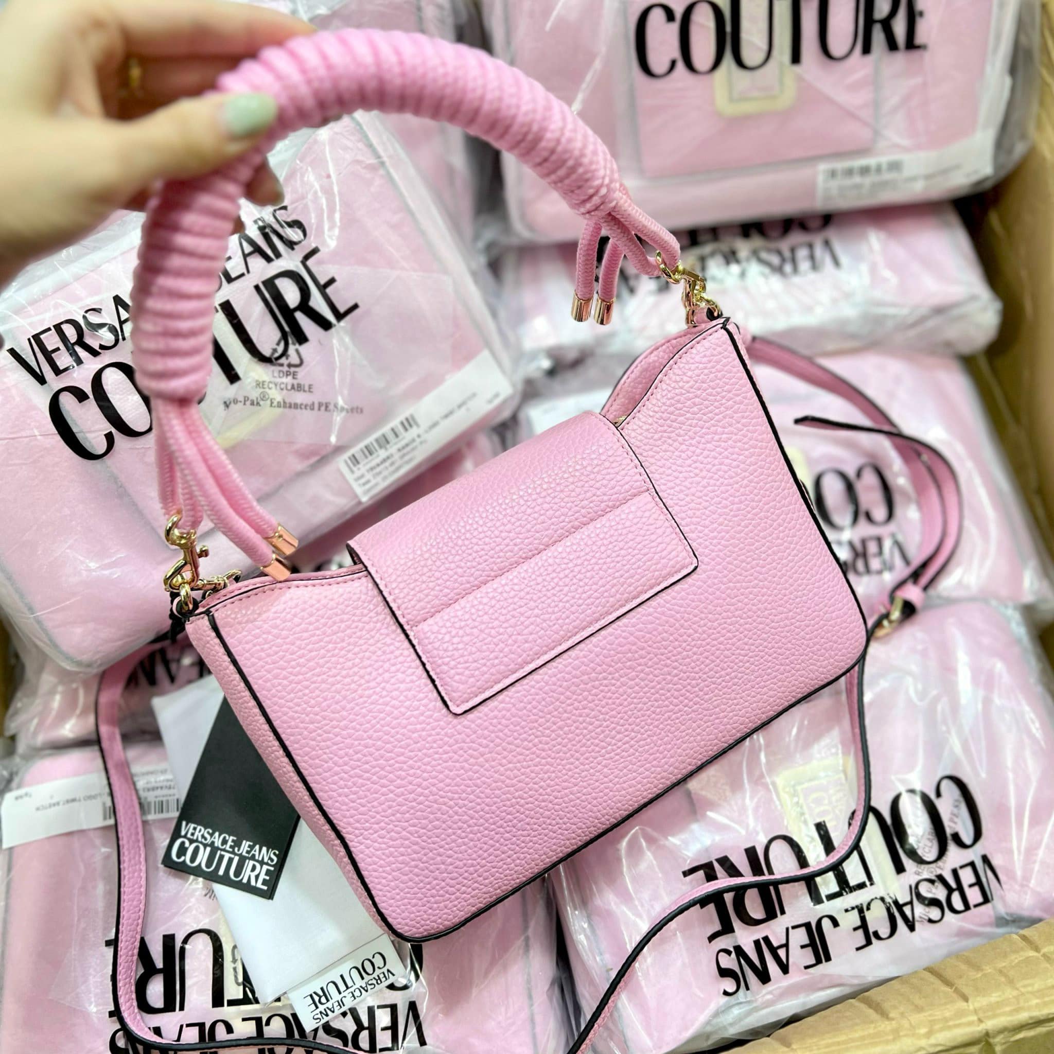 Versace Jeans Couture Range R-Logo Twist Sketch Versace Jeans Couture Range R-Logo Twist Sketch - 75VA4BR3-ZS413-461