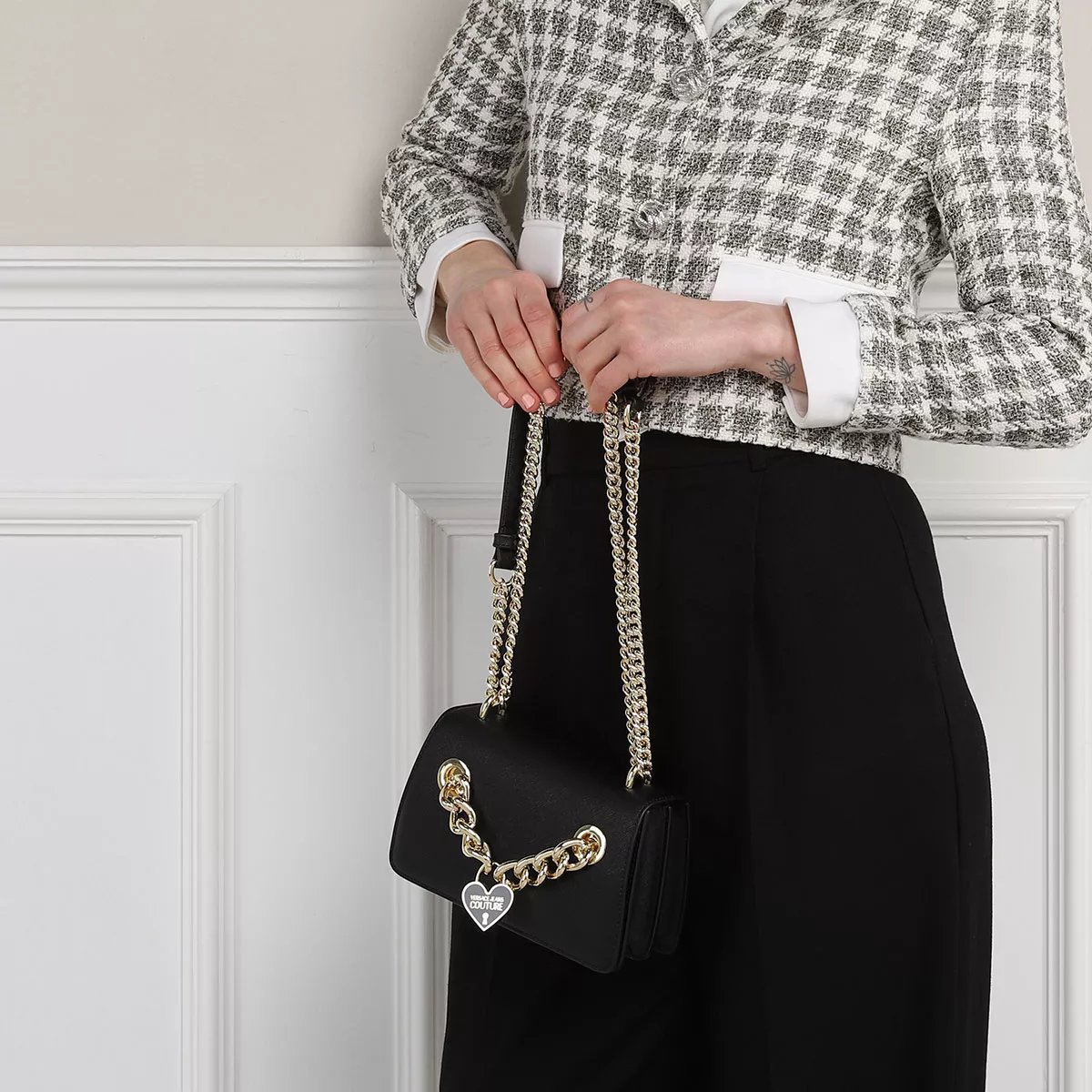 Versace Jeans Couture Deluxe Chain Rosa Black Versace Jeans Couture Deluxe Chain Rosa Black - 74VA4BC1-ZS467-899