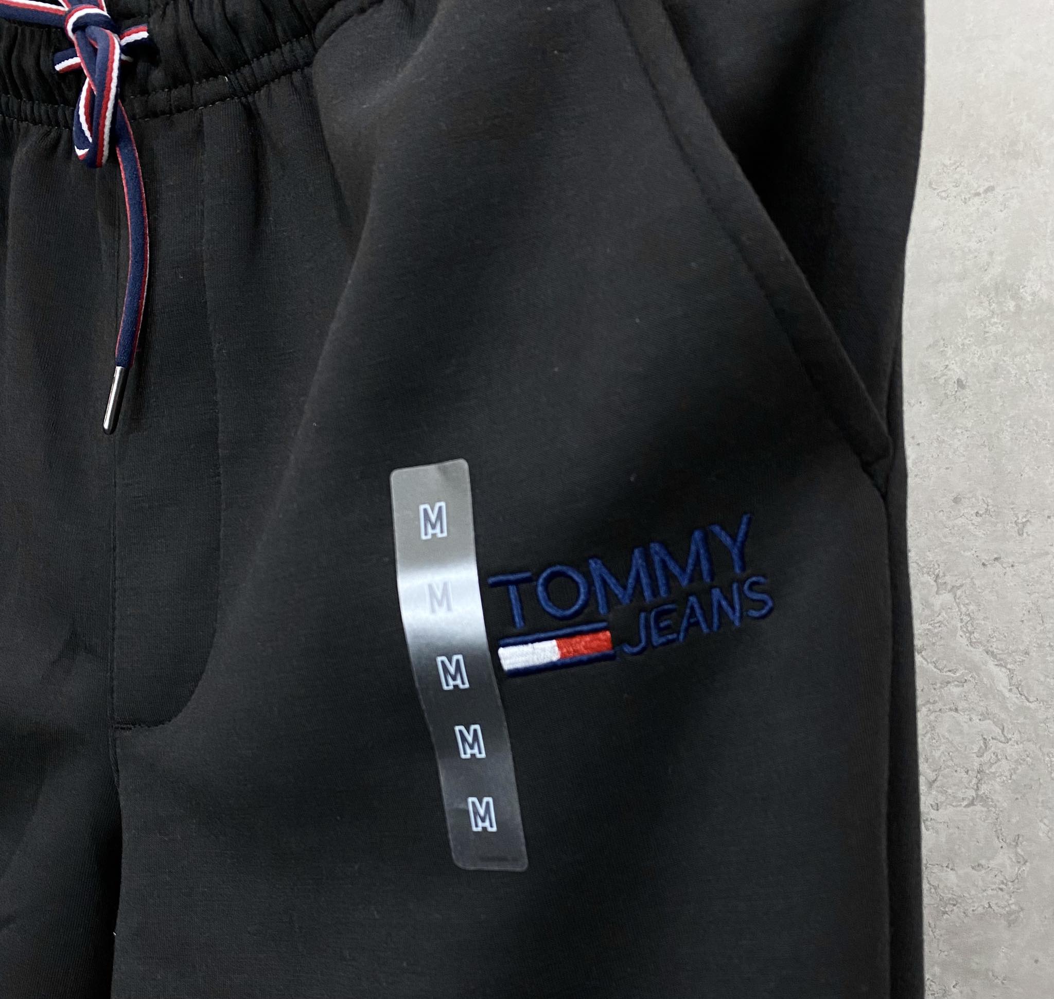 Tommy Hilfiger Men's Jeans Jogger Sweatpants Black [78F0249-615] Tommy Hilfiger Men's Jeans Jogger Sweatpants Black [78F0249-615]