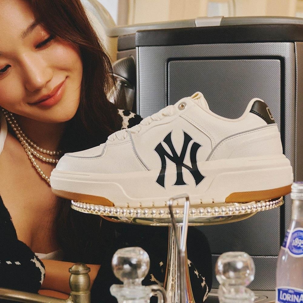 MLB Liner Basic New York Yankees White Nude [3ASXCA12N-50IVS] MLB Liner Basic New York Yankees White Nude [3ASXCA12N-50IVS]