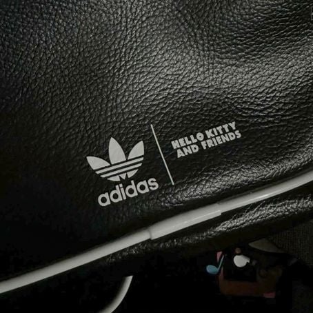 Adidas Adicolor Hello Kitty & Friends Archivewaist [JF0529] Adidas Adicolor Hello Kitty & Friends Archivewaist - JF0529