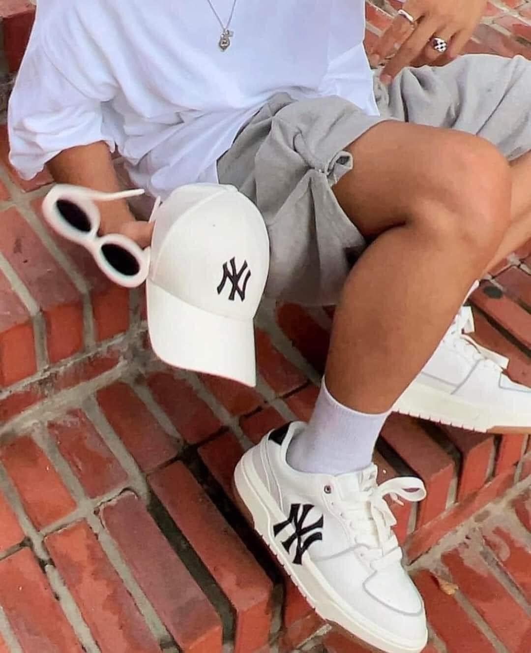 MLB Liner Basic New York Yankees White Nude [3ASXCA12N-50IVS] MLB Liner Basic New York Yankees White Nude [3ASXCA12N-50IVS]