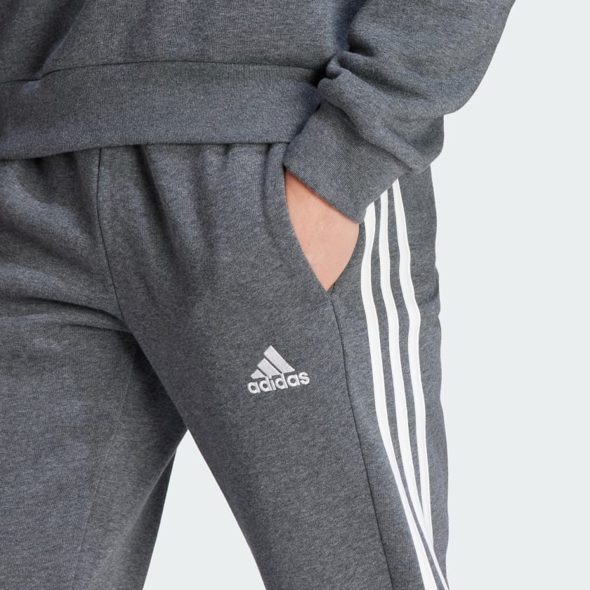 Adidas Essentials Fleece 3-Stripes Tapered Cuff Pants Black [IJ8884] Adidas Essentials Fleece 3-Stripes Tapered Cuff Pants Black [IJ8884]