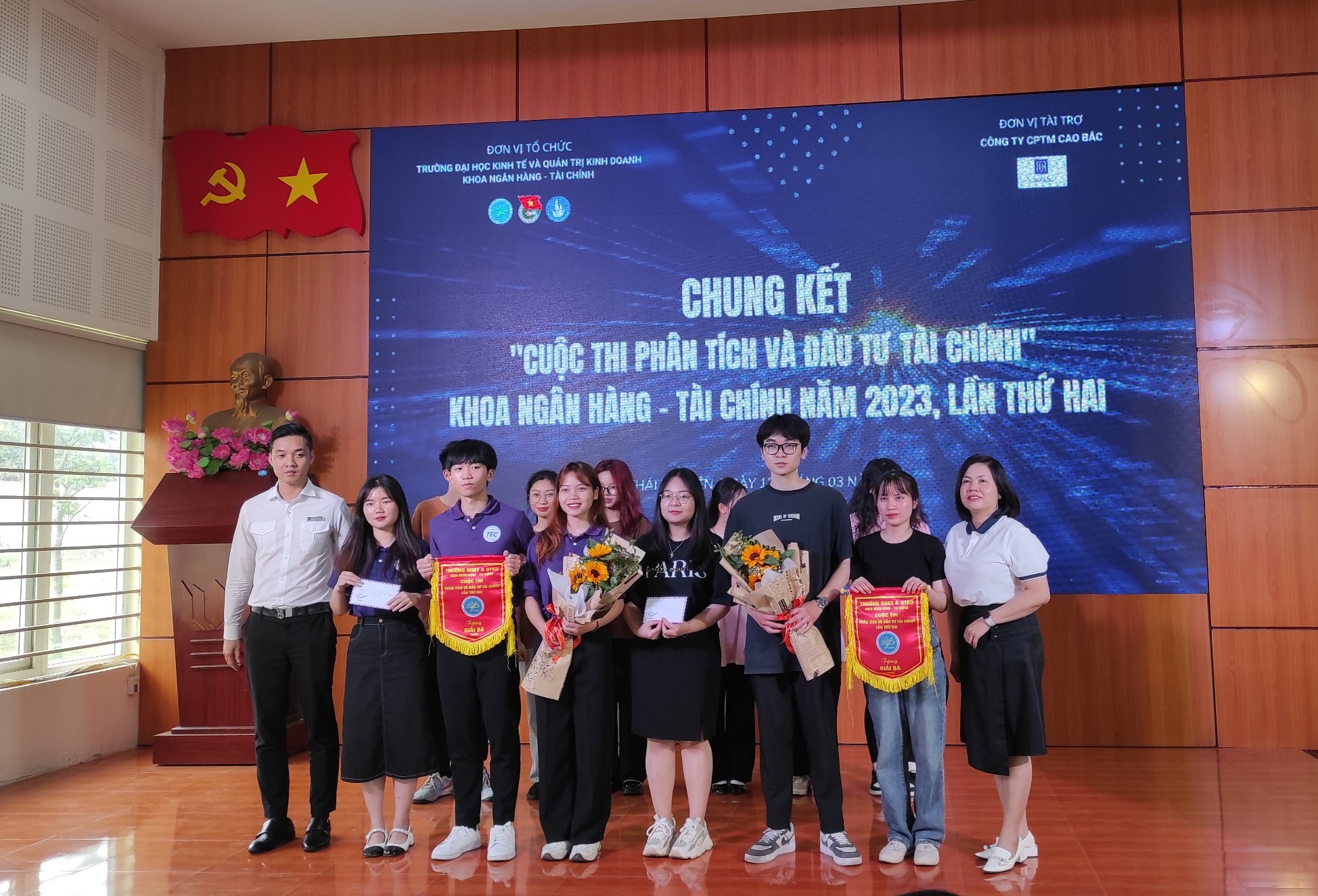 Phòng Chứng khoán Cao Bắc tài trợ và tham gia BGK Cuộc thi 