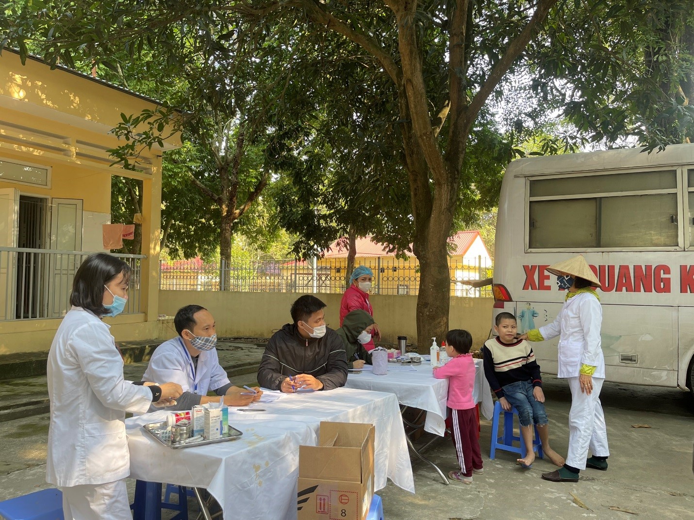 TỔ CHỨC KHÁM SÀNG LỌC BỆNH LAO PHỔI CHO CÁN BỘ VÀ NGƯỜI KHUYẾT TẬT TẠI TRUNG TÂM CHĂM SÓC  NGƯỜI KHUYÊT TẬT HÀ NỘI