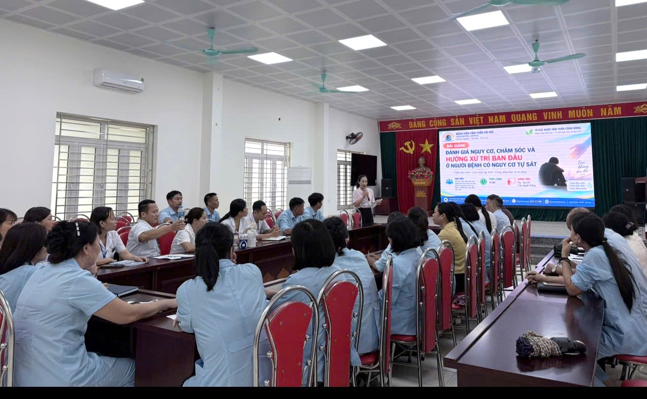 Nâng cao năng lực chuyên môn, bảo đảm an toàn trong chăm sóc người khuyết tật
