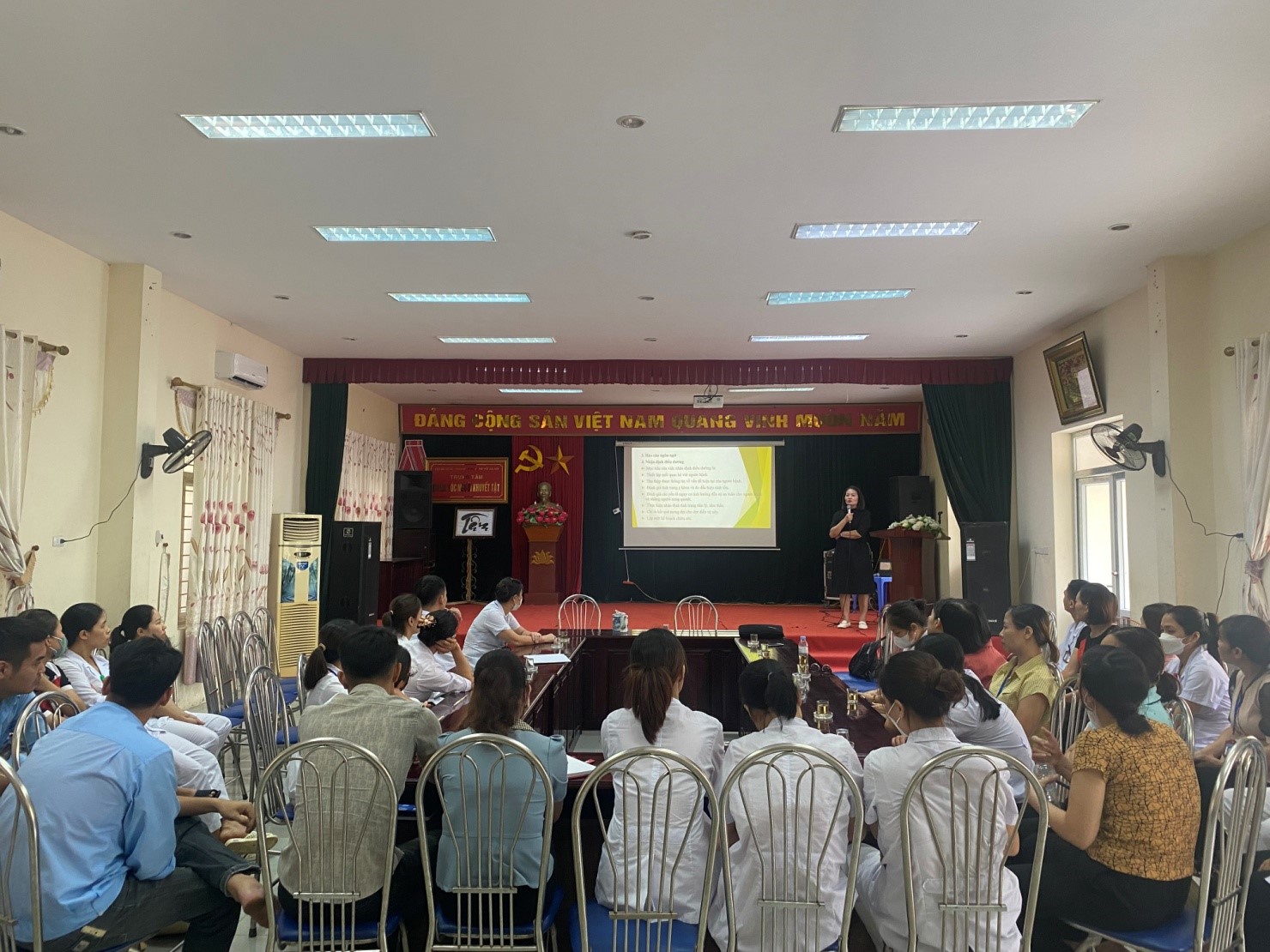 Bệnh viện tâm thần Hà Nội tổ chức kế hoạch hỗ trợ chuyên môn tại Trung tâm Chăm sóc người khuyết tật Hà Nội