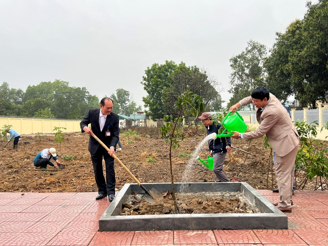 PHÁT ĐỘNG TẾT TRỒNG CÂY ĐỜI ĐỜI NHỚ ƠN BÁC HỒ  TẠI TRUNG TÂM CHĂM SÓC NGƯỜI KHUYẾT TẬT HÀ NỘI