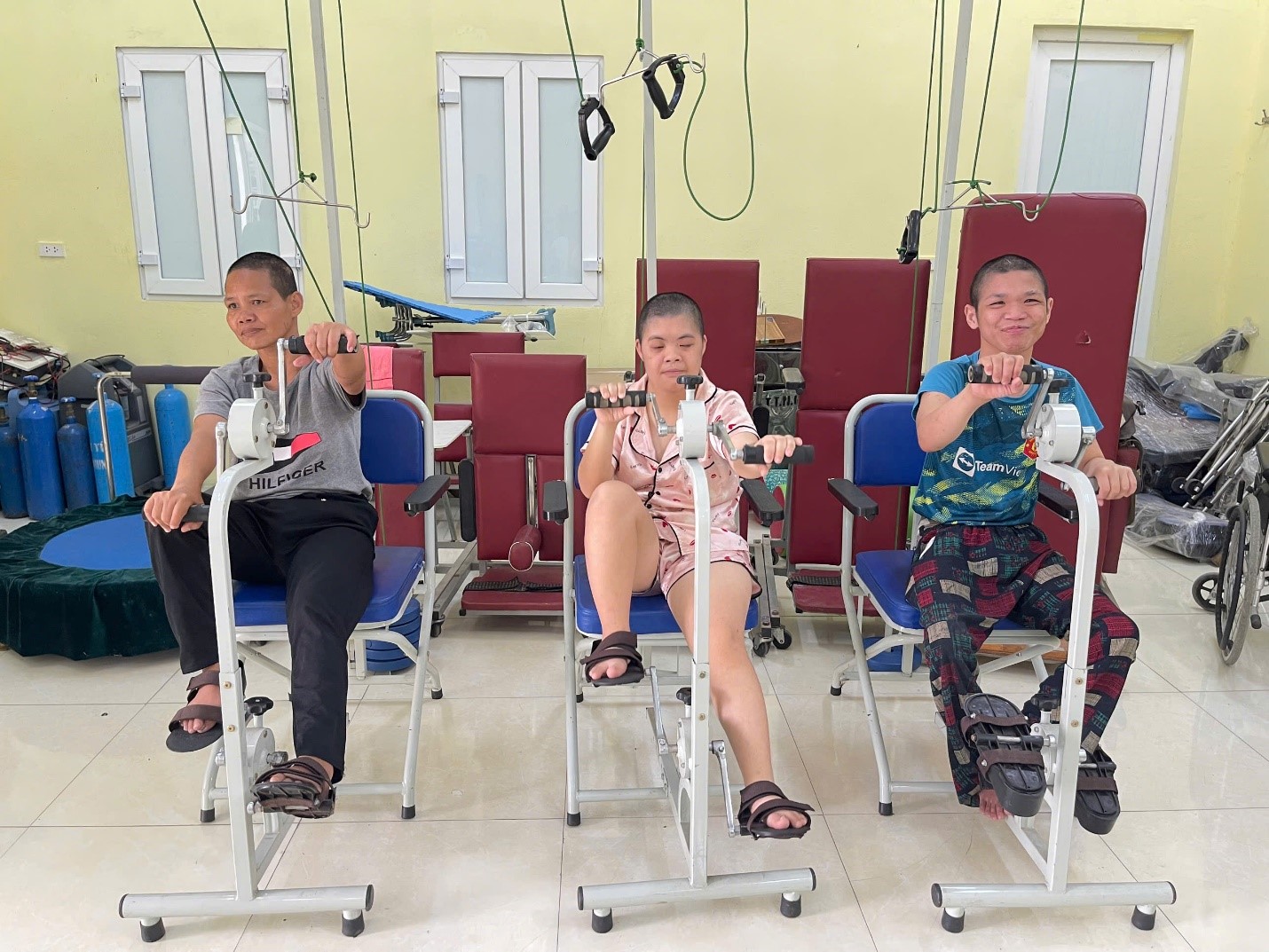 CÔNG TÁC PHỤC HỒI CHỨC NĂNG CHO NGƯỜI KHUYẾT TẬT  TẠI TRUNG TÂM CHĂM SÓC NGƯỜI KHUYẾT TẬT HÀ NỘI