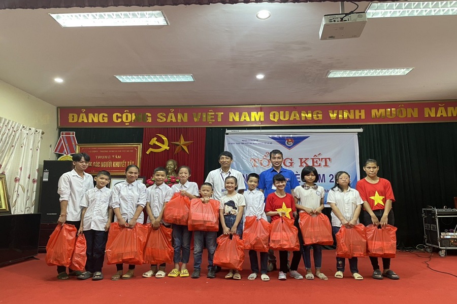 Chủ tịch nước gặp các tổ chức và người khuyết tật tiêu biểu