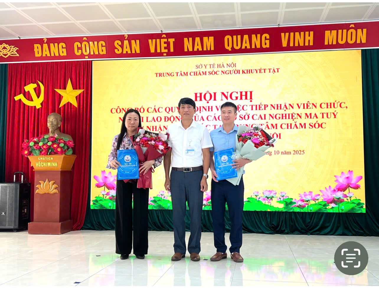 HỘI NGHỊ CÔNG BỐ QUYẾT ĐỊNH TIẾP NHẬN VIÊN CHỨC, NGƯỜI LAO ĐỘNG