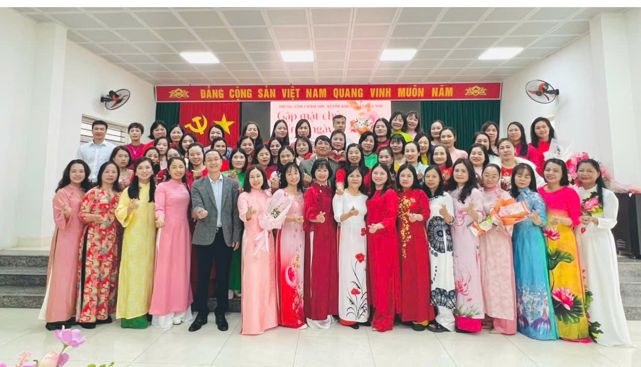 Tôn vinh phụ nữ - Lan toả yêu thương tại Trung tâm Chăm sóc  người khuyết tật Hà Nội