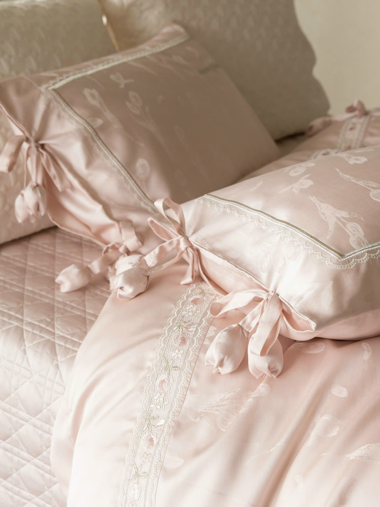 𝐇𝐎𝐔𝐒𝐄 𝐁𝐄𝐀𝐔𝐓𝐈𝐅𝐔𝐋 - 𝑇𝑒𝑛𝑐𝑒𝑙 𝑇ℎ𝑒̂𝑢 𝐻𝑜𝑎 𝑇𝑢𝑙𝑖𝑝