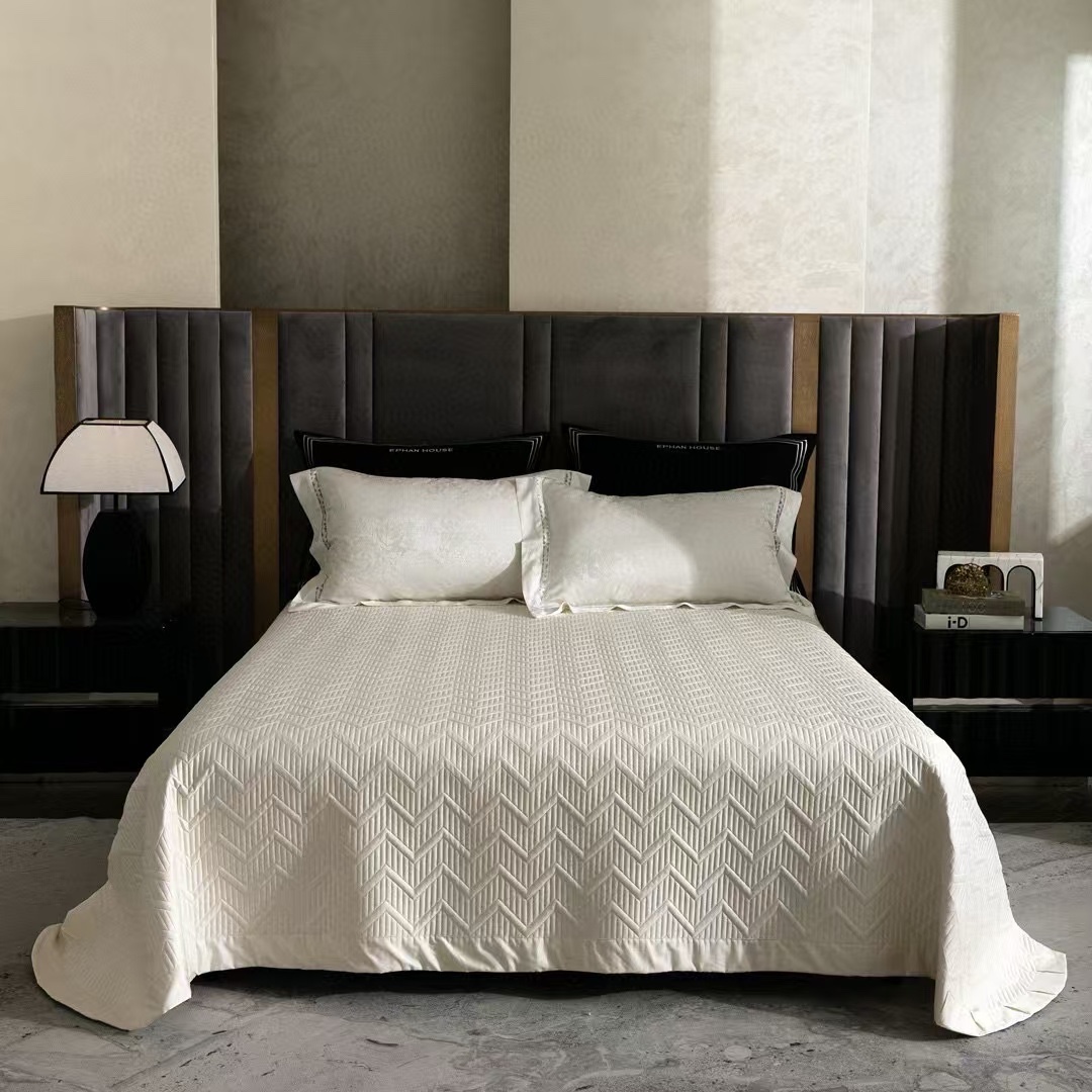 𝐄𝐏𝐇𝐀𝐍 𝐇𝐎𝐔𝐒𝐄