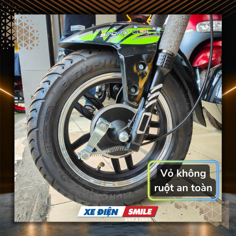 bánh xe lớn 10in và lốp không săm, giúp vận hành ổn định