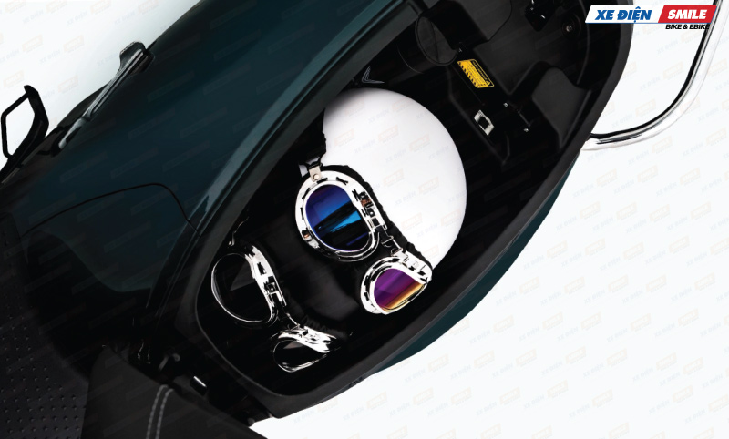 Cốp xe rộng tới 17 lít 