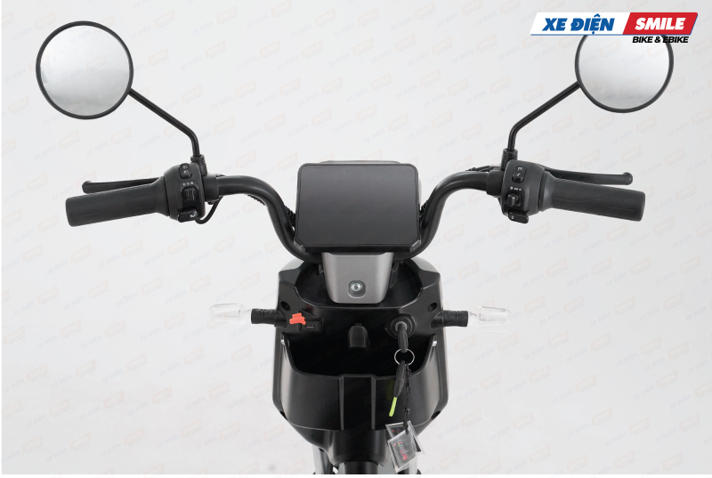 Màn hình đồng hồ điện tử NFC hiển thị các thông số rõ ràng