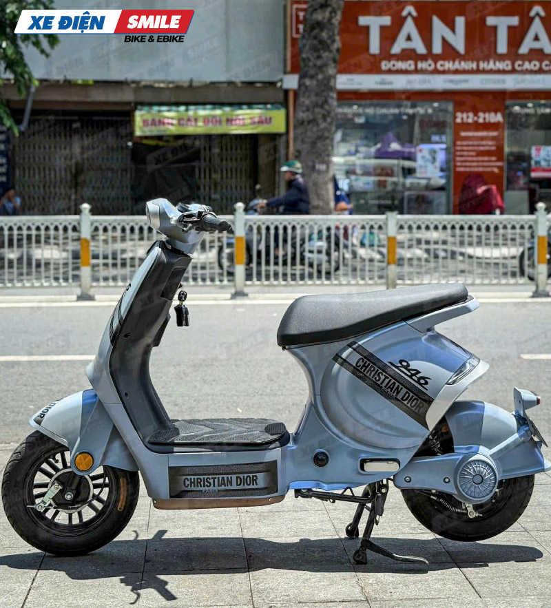 Mono Snake 946 Edition có động cơ mạnh mẽ