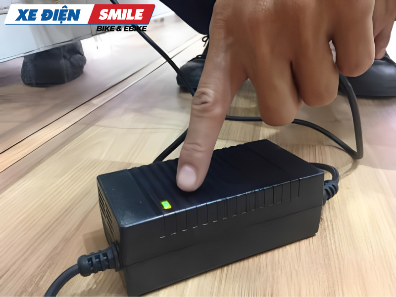  sạc xe đạp điện chỉ báo đèn xanh có thể do cục sạc bị hỏng