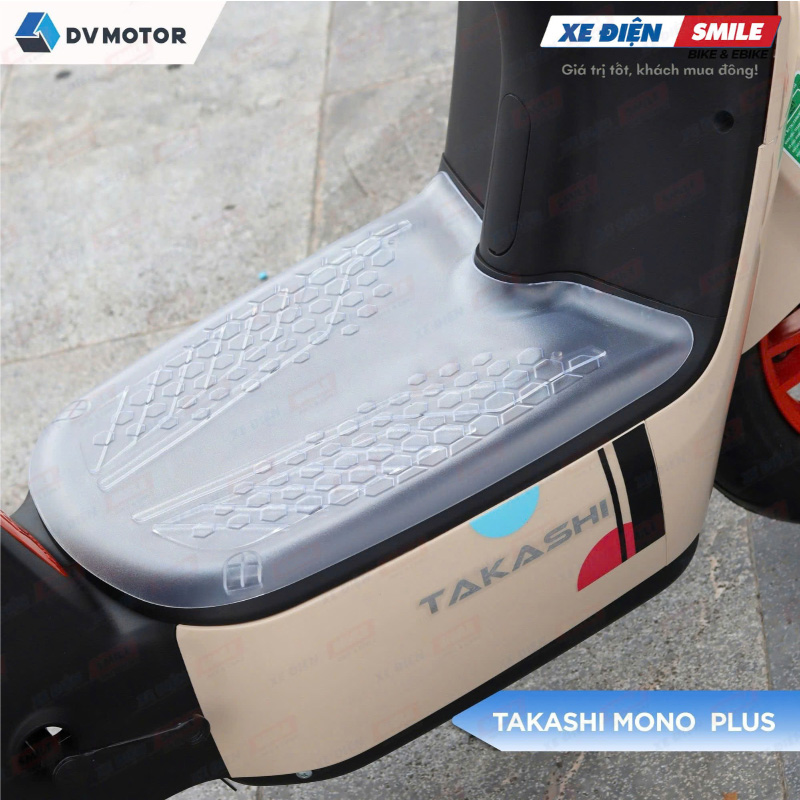 Sàn để chân được thiết kế rộng rãi và êm ái