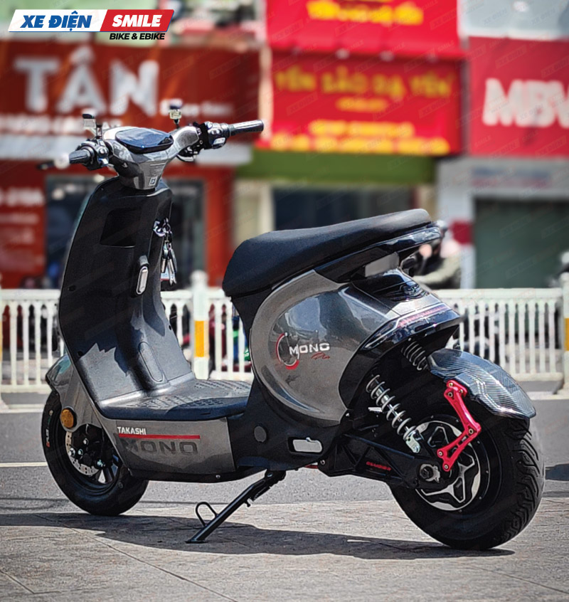 Khách hàng lựa chọn nâng cấp xe điện tại Smile