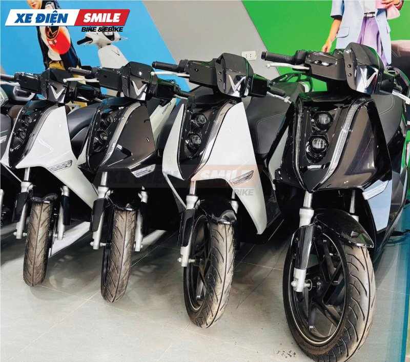 xe máy điện VinFast Theon cần bằng lái