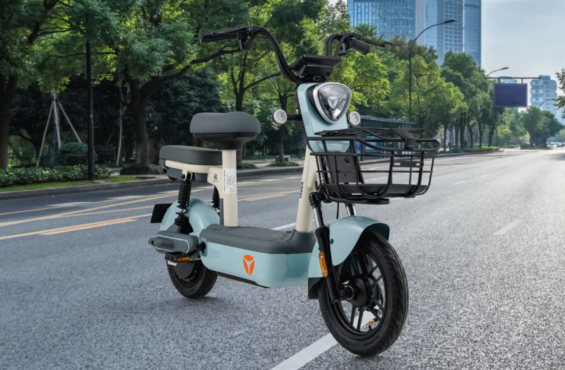 YADEA I6 nổi bật với động cơ 3 pha công suất 250W và pin Lithium 48V-12Ah,