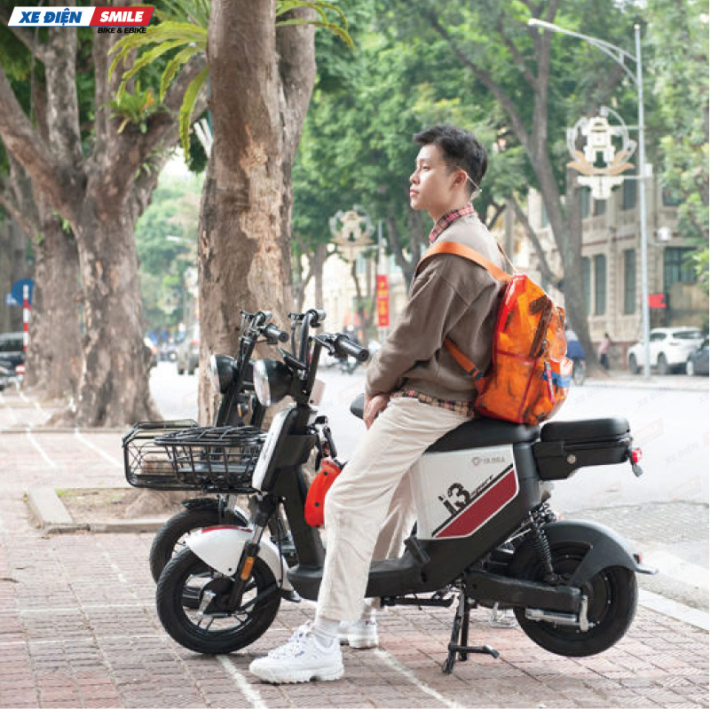 Yadea i3 sử dụng pin Lithium 48V – 12Ah 
