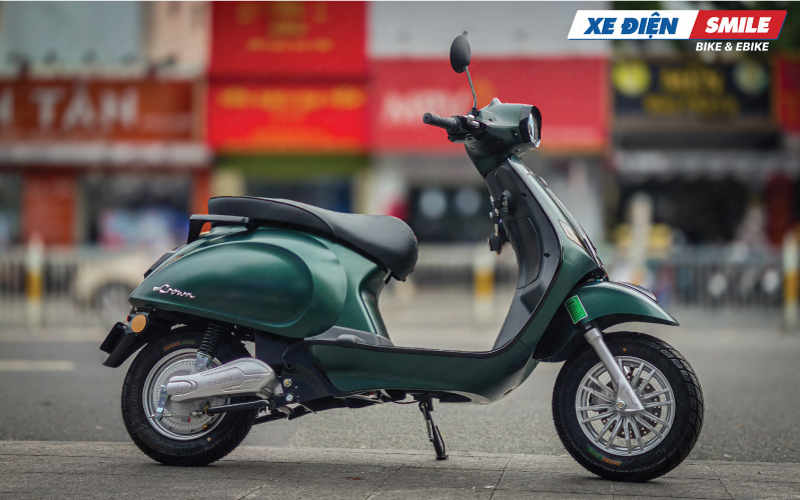 Hình ảnh xe điện Vespa Takashi Crown nhìn ngang