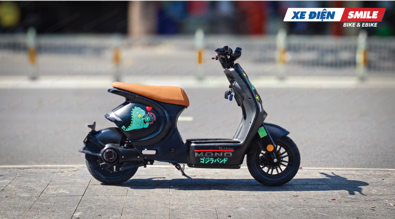 Takashi Mono Plus phiên bản đen mix tem năng động, dễ thương