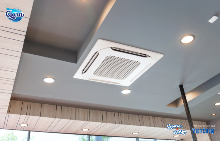 Sử dụng quạt thông gió giúp không khí thông thoáng, khô ráo hơn.