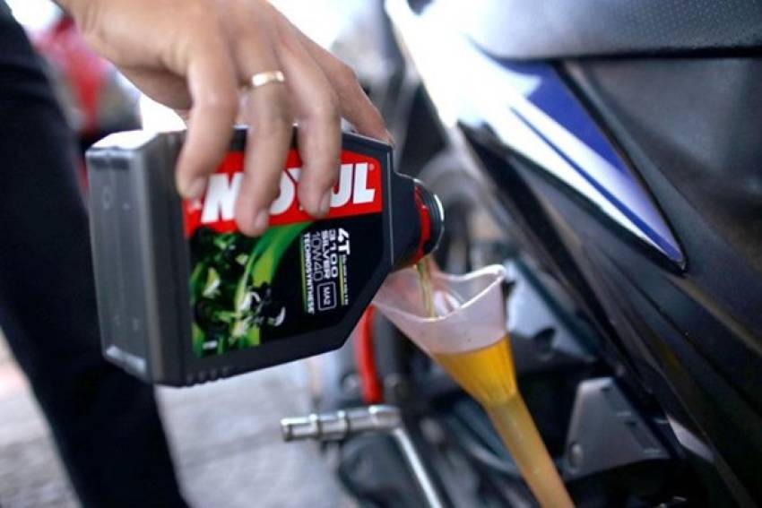 Nên thay nhớt xe máy Honda chính hãng, uy tín ở đâu?
